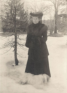 Mrs. Charles Edmund H. Phillips & dog