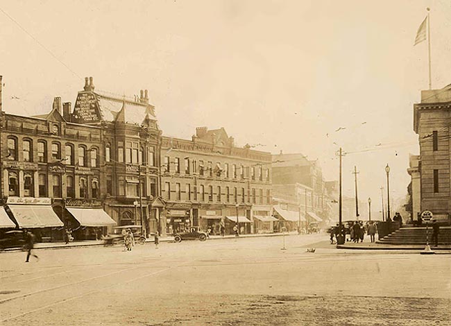 1920s. Town Hall and Corner of Main Street at right