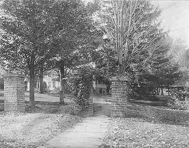 Side entrance to Linden Lodge, 1910